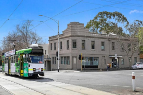 Гостиница Plum Serviced Apartments North Melbourne  Мельбурн